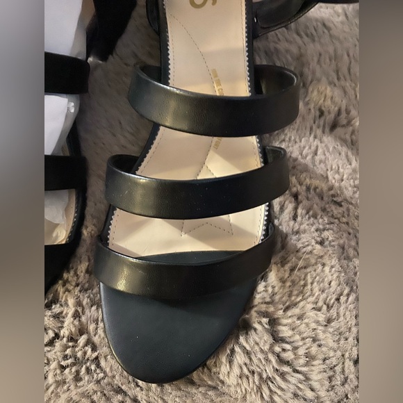 NEW! Circus by Sam Edelman Gladiator Sandal - Picture 6 of 12